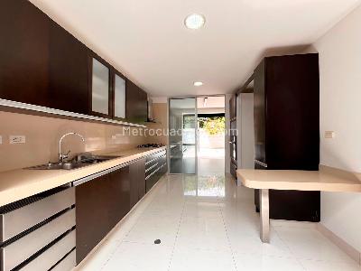 Casa de 3 alcobas en arriendo en El Poblado, Medellín, 340 m² · foto 6 de 20