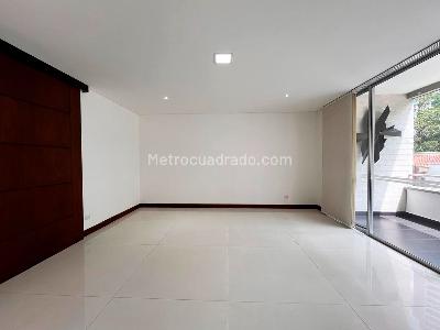 Casa de 3 alcobas en arriendo en El Poblado, Medellín, 340 m² · foto 9 de 20