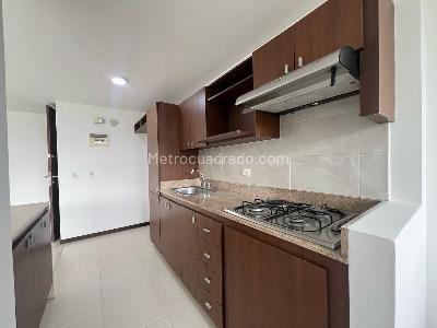 Apartamento en arriendo en Envigado, Medellín · foto 4 de 11