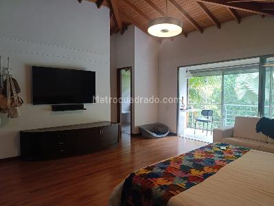 Casa de 3 alcobas en venta en San Lucas, Medellín, 256 m² · foto 10 de 20
