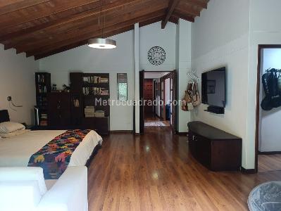 Casa de 3 alcobas en venta en San Lucas, Medellín, 256 m² · foto 11 de 20