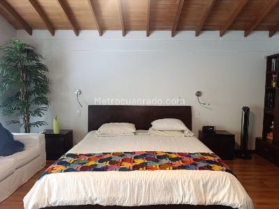 Casa de 3 alcobas en venta en San Lucas, Medellín, 256 m² · foto 9 de 20