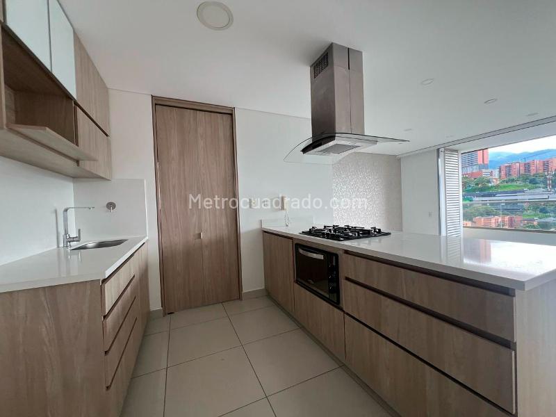 Modern 3BR Apartment in Envigado - 9