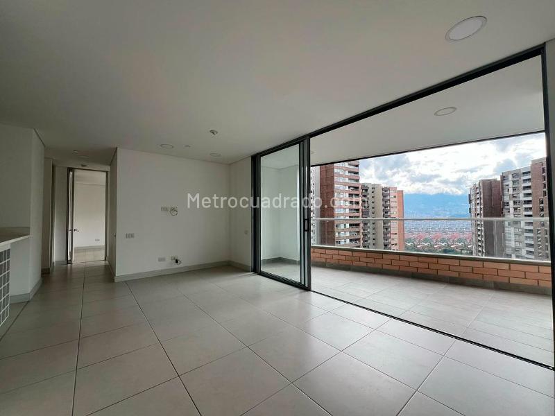 Modern 2BR Apartment with Gym in Envigado