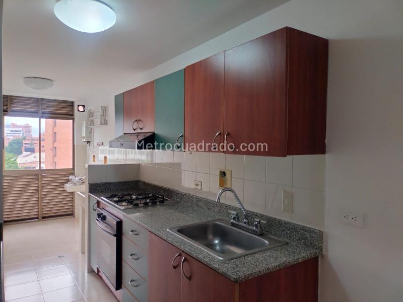 Apartamento de 2 Alcobas con Aire Acondicionado en El Poblado - 5
