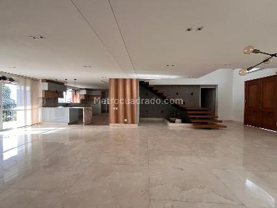 Casa de 4 alcobas en venta en El Poblado, Medellín, 600 m² · foto 5 de 20