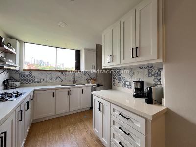 Apartamento de 3 alcobas en venta en El Poblado, Medellín, 141 m² · foto 6 de 19