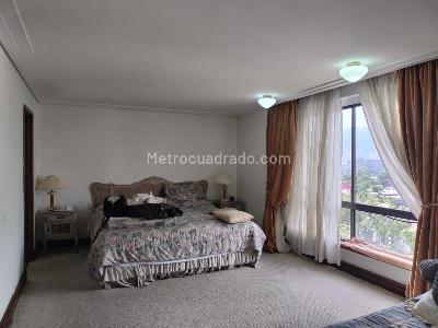 Apartamento de 3 alcobas en venta en El Poblado, Medellín, 220 m² · foto 10 de 18