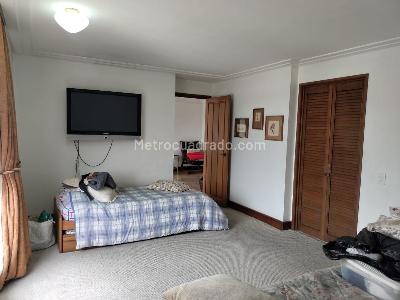 Apartamento de 3 alcobas en venta en El Poblado, Medellín, 220 m² · foto 13 de 18