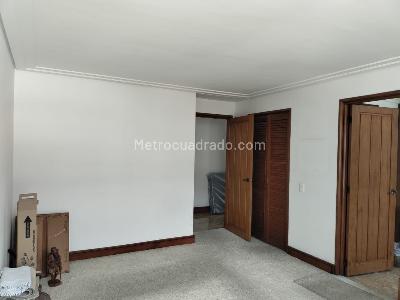 Apartamento de 3 alcobas en venta en El Poblado, Medellín, 220 m² · foto 16 de 18