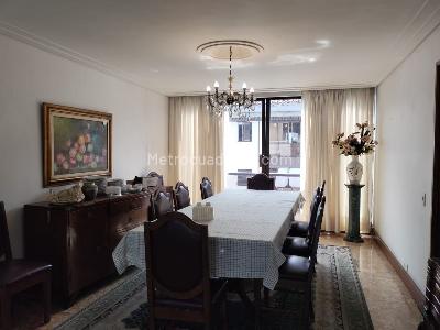 Apartamento de 3 alcobas en venta en El Poblado, Medellín, 220 m² · foto 3 de 18