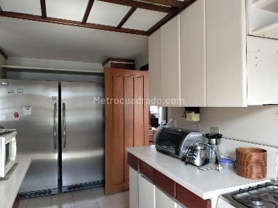 Apartamento de 3 alcobas en venta en El Poblado, Medellín, 220 m² · foto 7 de 18