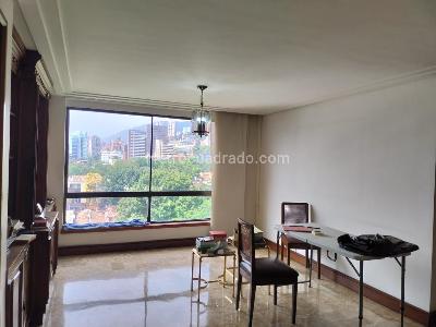 Apartamento de 3 alcobas en venta en El Poblado, Medellín, 220 m² · foto 9 de 18