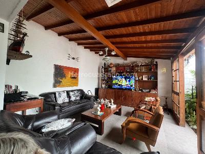 Casa de 4 alcobas en venta en Envigado, Envigado, 220 m² · foto 4 de 17