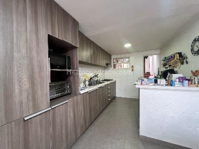 Casa de 4 alcobas en venta en Envigado, Envigado, 220 m² · foto 8 de 17