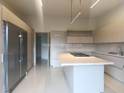 Casa de 4 alcobas en venta en El Poblado, Medellín, 400 m² · foto 8 de 20