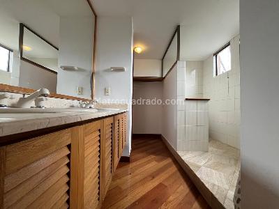 Apartamento de 4 alcobas en venta en El Poblado, Medellín, 204 m² · foto 16 de 19