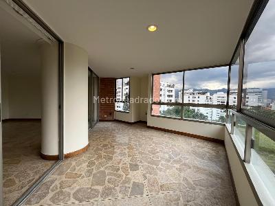 Apartamento de 4 alcobas en venta en El Poblado, Medellín, 204 m² · foto 19 de 19