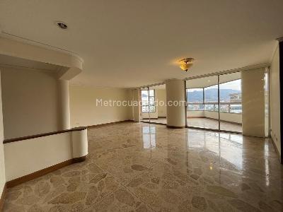 Apartamento de 4 alcobas en venta en El Poblado, Medellín, 204 m² · foto 2 de 19