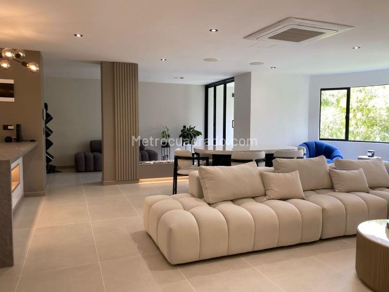 Charming 3BR Apartment in El Poblado - 2