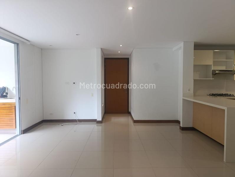 2BR Apartment for Rent in El Poblado with Terrace & Parking - 2