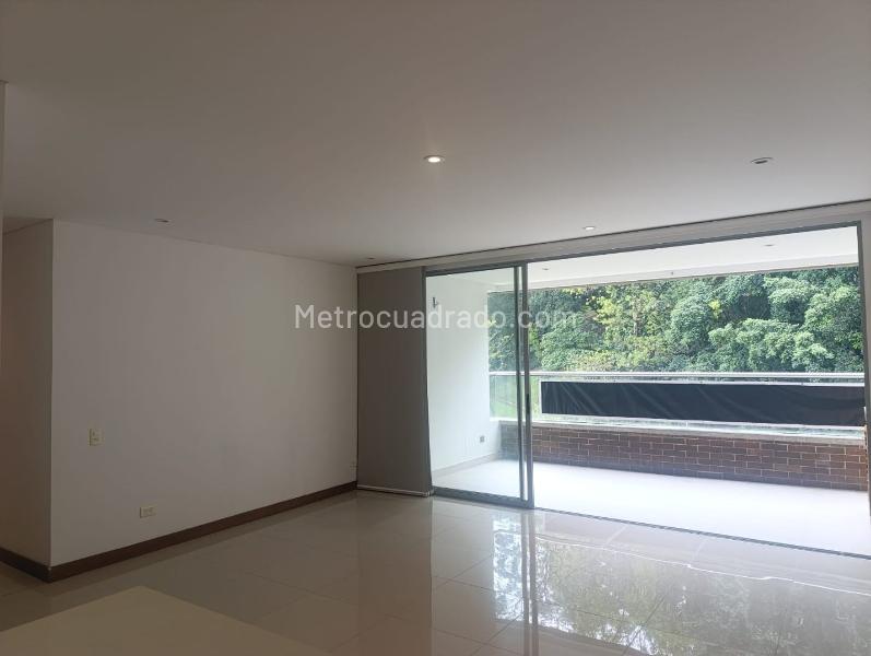 2BR Apartment for Rent in El Poblado with Terrace & Parking - 4