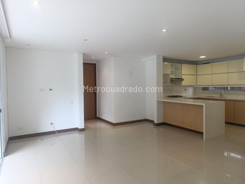 2BR Apartment for Rent in El Poblado with Terrace & Parking - 7
