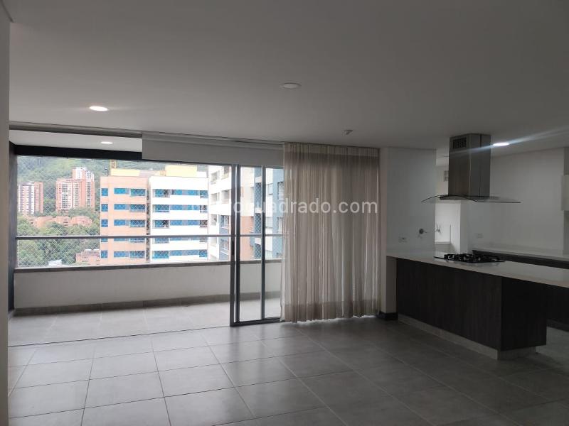 Apartamento Moderno de 3 Alcobas con Servicios en El Poblado - 2