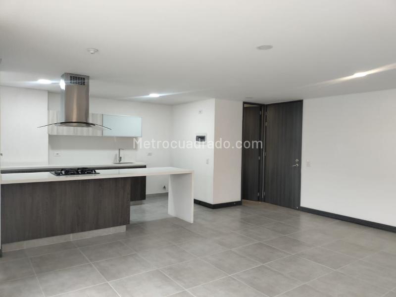 Apartamento Moderno de 3 Alcobas con Servicios en El Poblado - 3