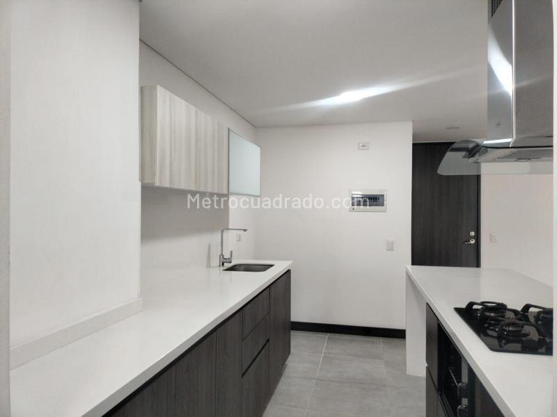 Apartamento Moderno de 3 Alcobas con Servicios en El Poblado - 8