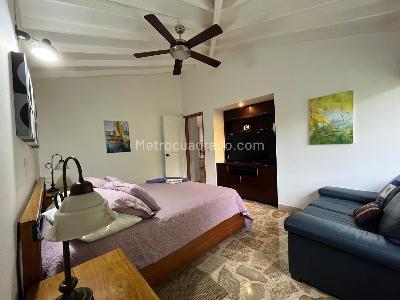 Casa de 4 alcobas en venta en El Poblado, Medellín, 256 m² · foto 11 de 20