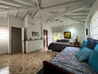 Casa de 4 alcobas en venta en El Poblado, Medellín, 256 m² · foto 15 de 20