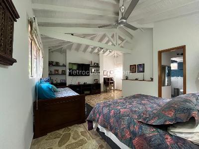 Casa de 4 alcobas en venta en El Poblado, Medellín, 256 m² · foto 16 de 20