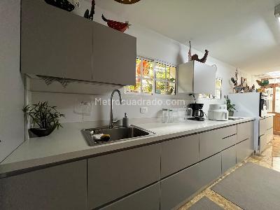 Casa de 4 alcobas en venta en El Poblado, Medellín, 256 m² · foto 6 de 20