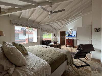 Casa de 4 alcobas en venta en El Poblado, Medellín, 256 m² · foto 9 de 20