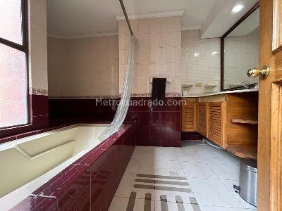 Apartamento de 3 alcobas en venta en El Poblado, Medellín, 178 m² · foto 15 de 18