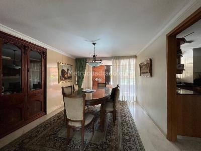 Apartamento de 3 alcobas en venta en El Poblado, Medellín, 178 m² · foto 4 de 18