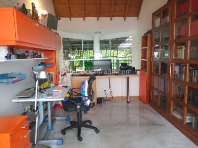 Casa de 4 alcobas en arriendo en El Poblado, Medellín, 300 m² · foto 8 de 18