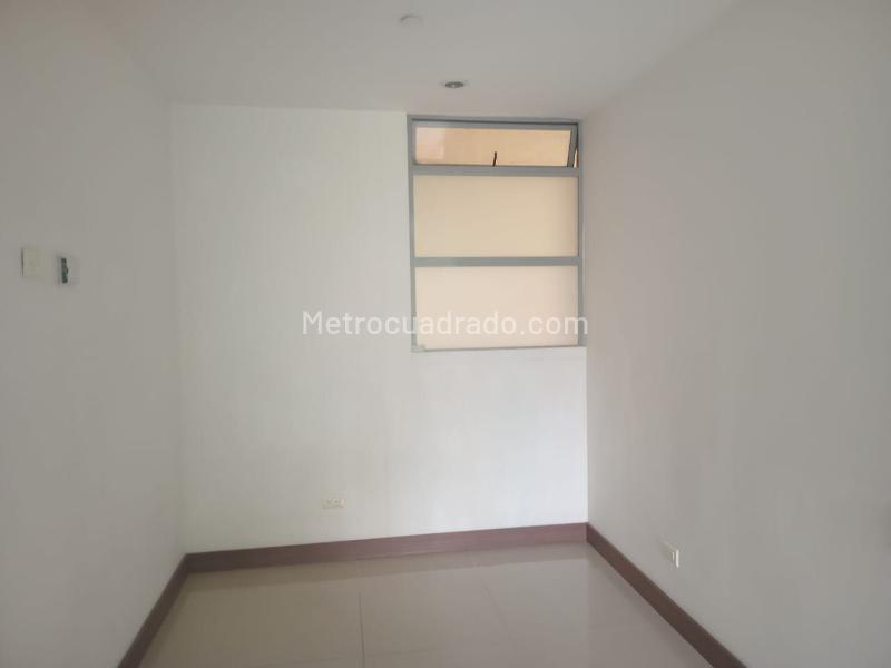 Apartamento de 3 Alcobas en Unidad Cerrada con Ascensor en El Poblado - 6