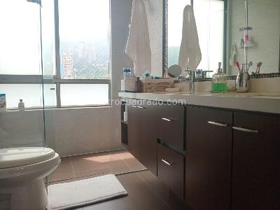 Apartamento de 3 alcobas en venta en El Poblado, Medellín, 165 m² · foto 13 de 14