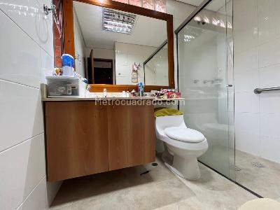Apartamento de 3 alcobas en venta en Los Balsos, Medellín, 157 m² · foto 15 de 18