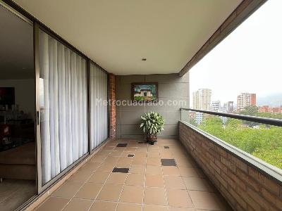 Apartamento de 3 alcobas en venta en Los Balsos, Medellín, 157 m² · foto 18 de 18