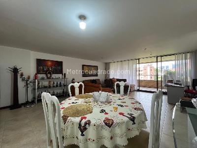 Apartamento de 3 alcobas en venta en Los Balsos, Medellín, 157 m² · foto 2 de 18