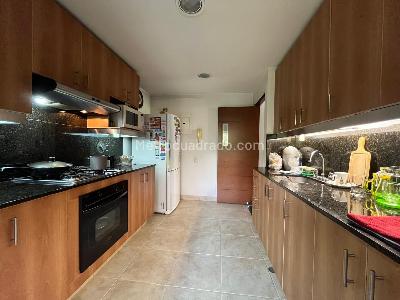 Apartamento de 3 alcobas en venta en Los Balsos, Medellín, 157 m² · foto 4 de 18