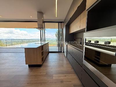 Casa de 3 alcobas en venta en Rionegro, Rionegro, 328 m² · foto 4 de 17