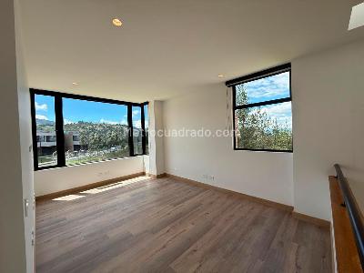 Casa de 3 alcobas en venta en Rionegro, Rionegro, 328 m² · foto 8 de 17