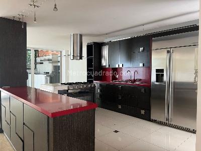 Casa en arriendo en El Poblado, Medellín · foto 9 de 20
