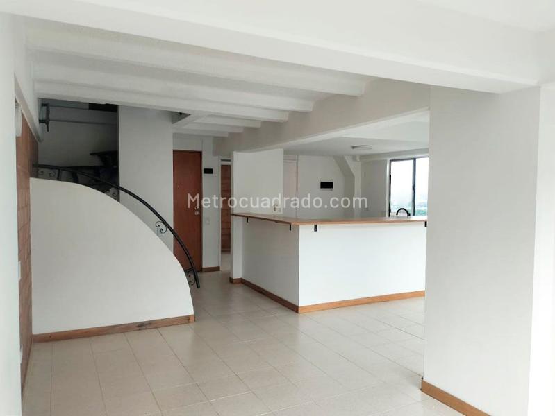 2BR Apartment with Balcony & Terrace in Gated Community, El Poblado - 2