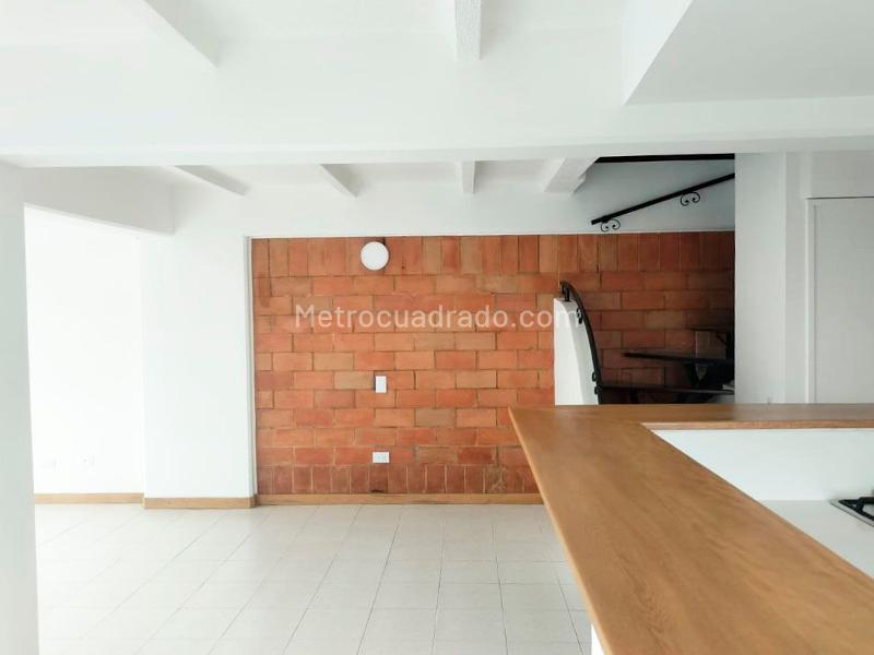 2BR Apartment with Balcony & Terrace in Gated Community, El Poblado - 3