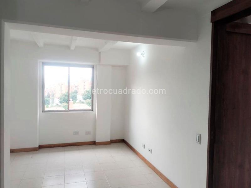 2BR Apartment with Balcony & Terrace in Gated Community, El Poblado - 9